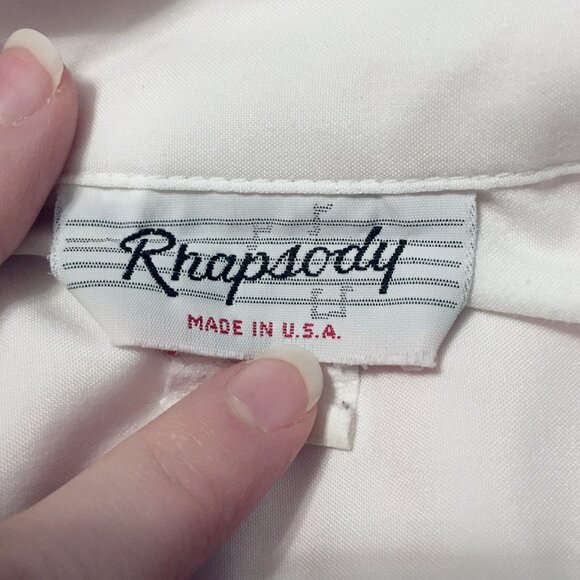 Vintage Classic White Button Down Top - Wardrobe Staple! - Picture 4 of 4